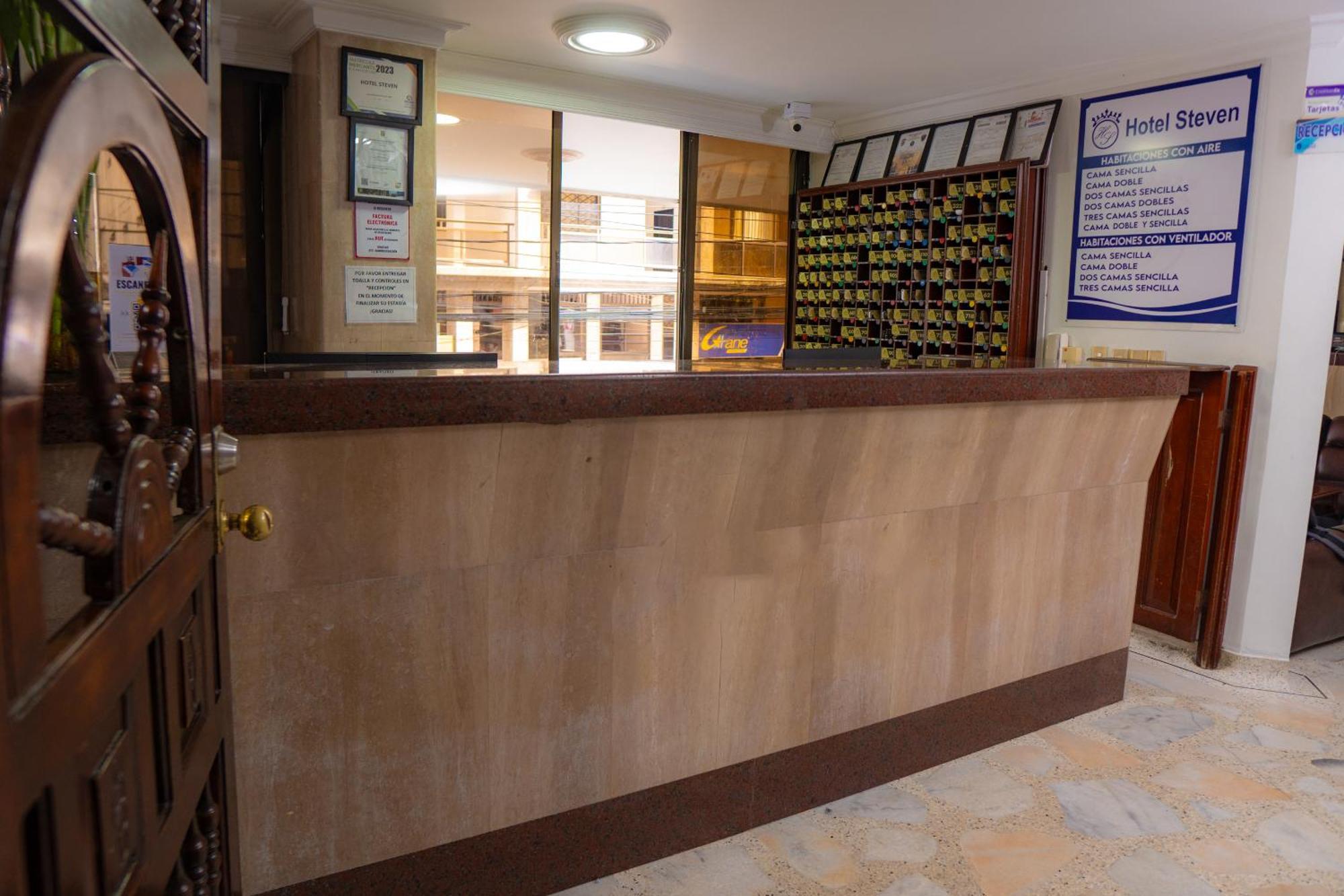 Hotel Steven Buenaventura Buitenkant foto