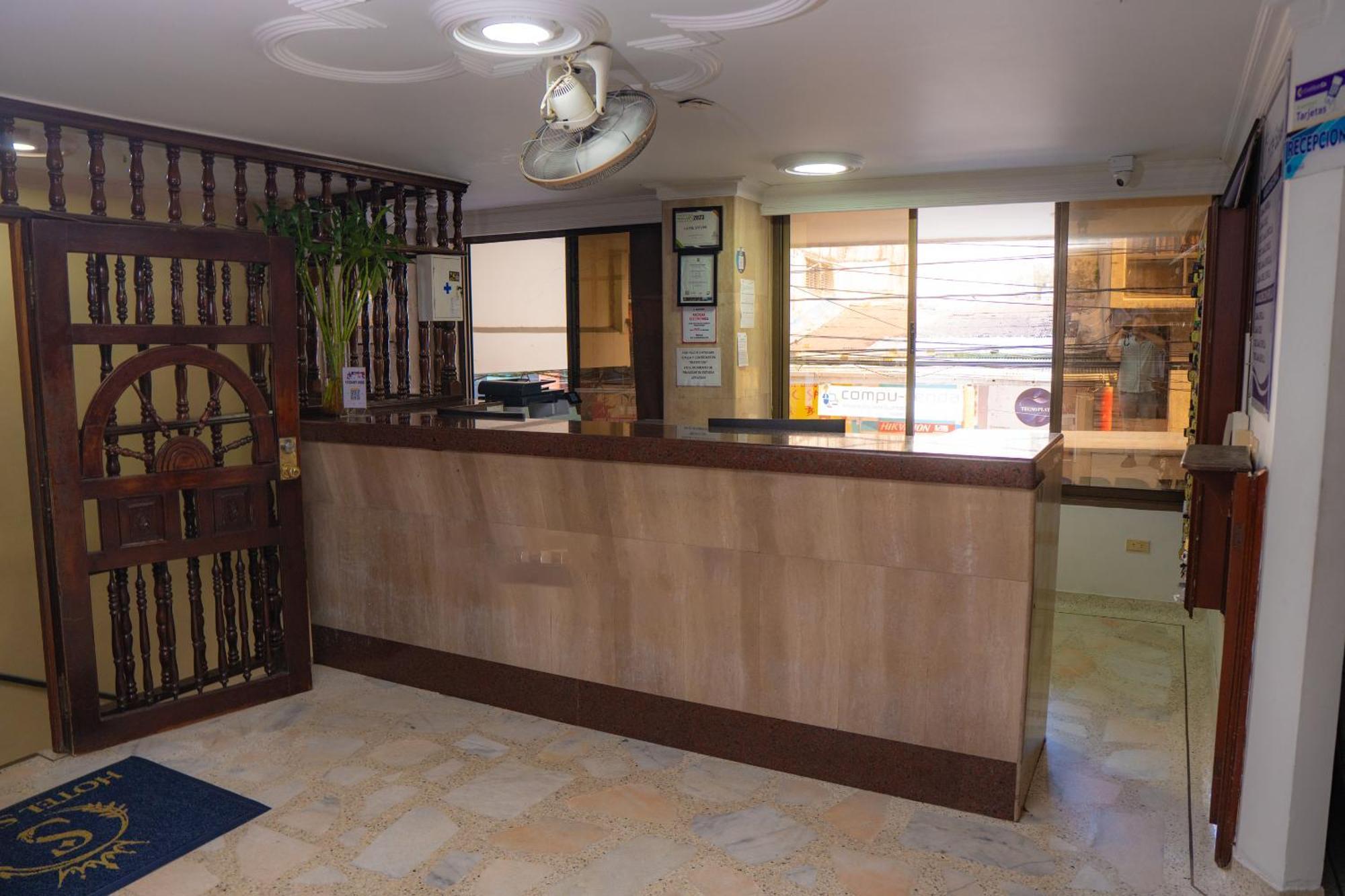Hotel Steven Buenaventura Buitenkant foto