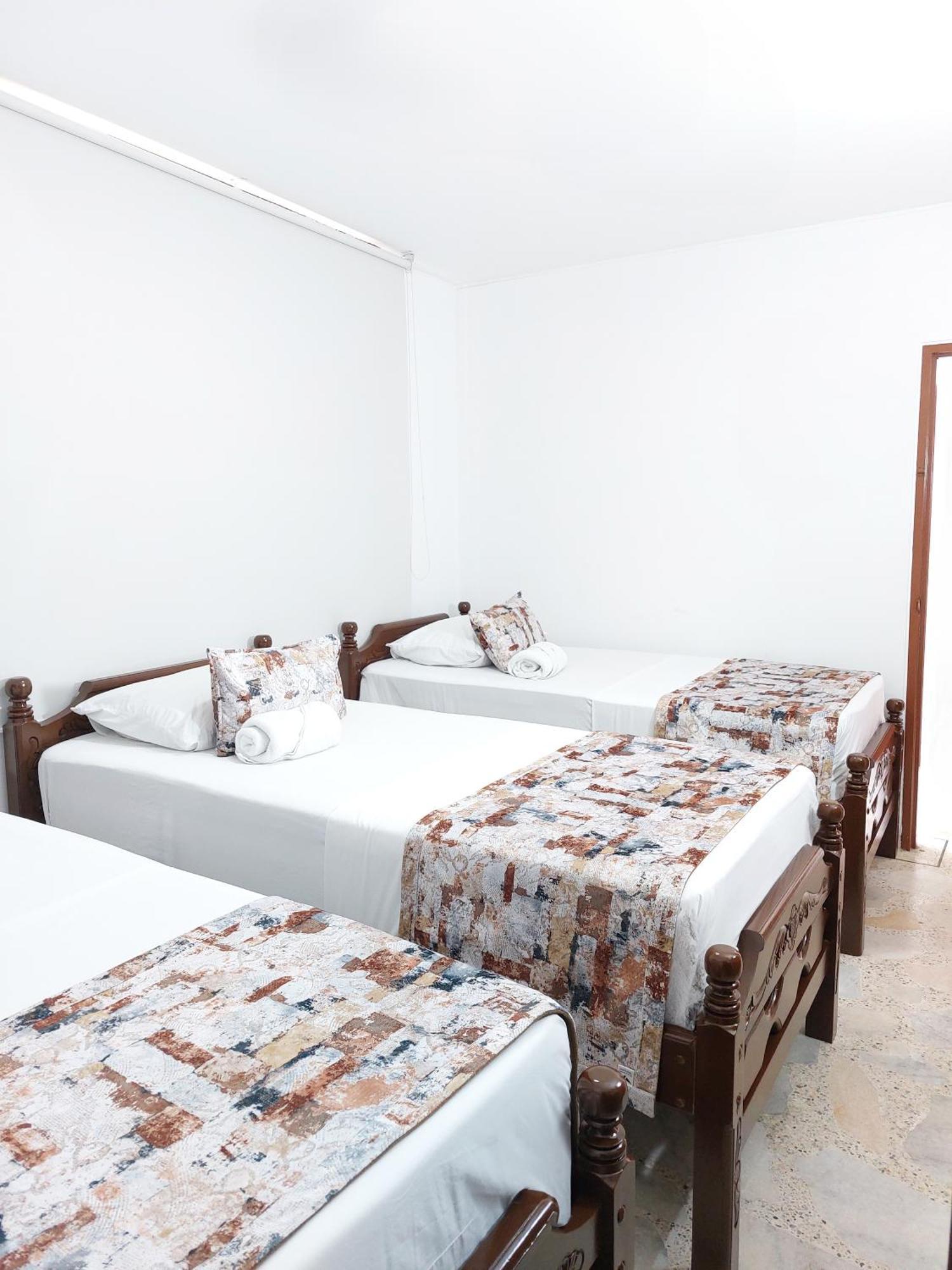 Hotel Steven Buenaventura Buitenkant foto